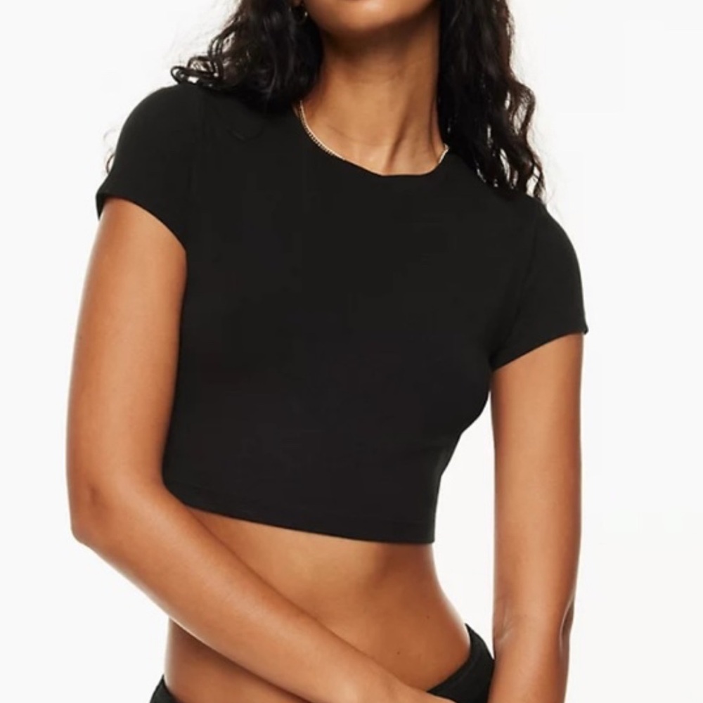 aritzia tna chill ortiz cropped t-shirt in black